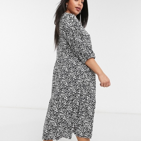 Wednesday's Girl Curve midi dress - Picture 2 of 6